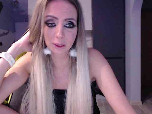 blondalina webcam