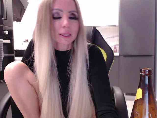 blondalina webcam