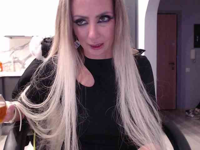 blondalina webcam