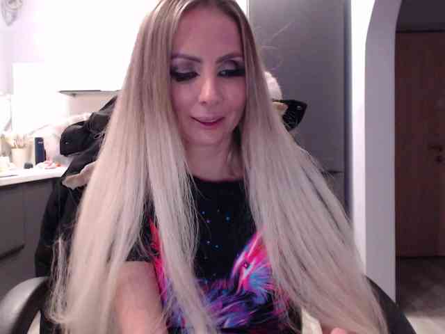 blondalina webcam