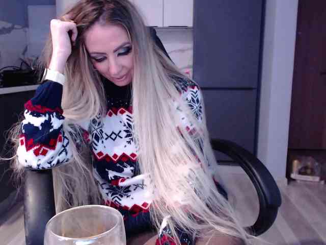 blondalina Live Webcam on BongaCams
