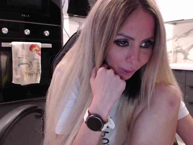 blondalina webcam