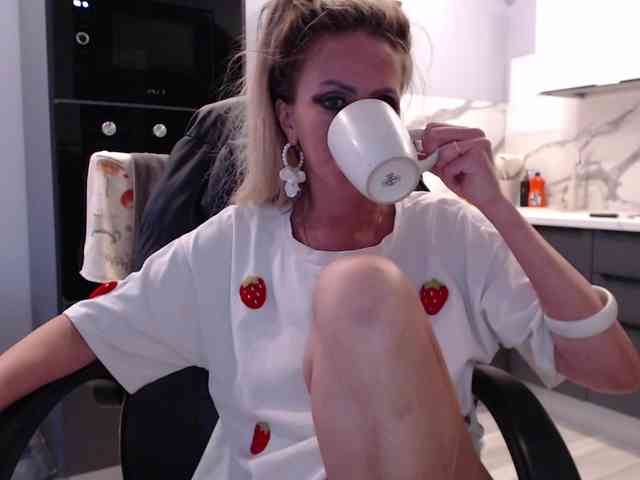 blondalina webcam
