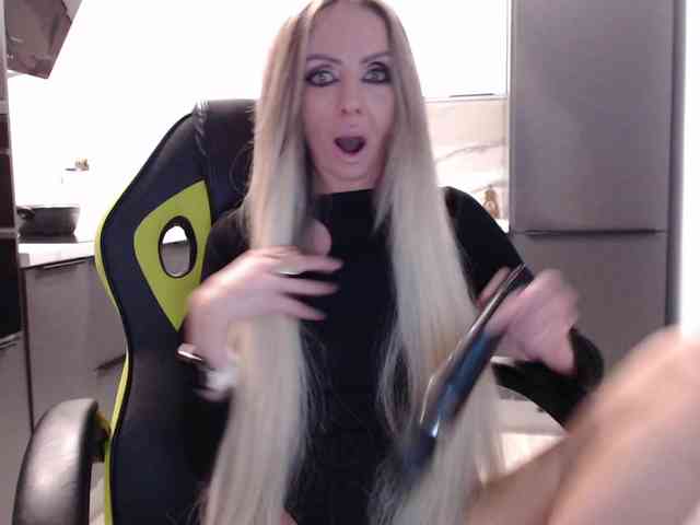 blondalina webcam