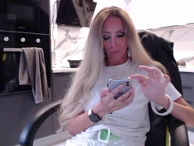 blondalina webcam
