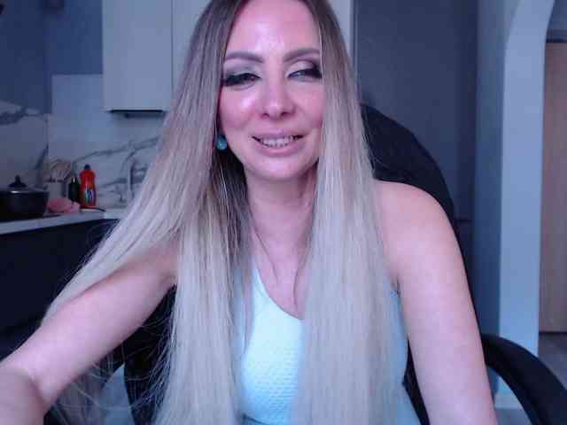 blondalina webcam