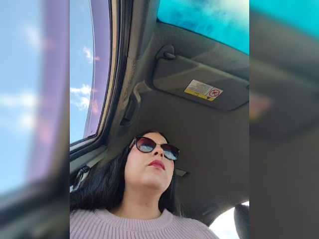 Masturbate to gorgeous camslut Kissmabont kissmabont from BongaCams