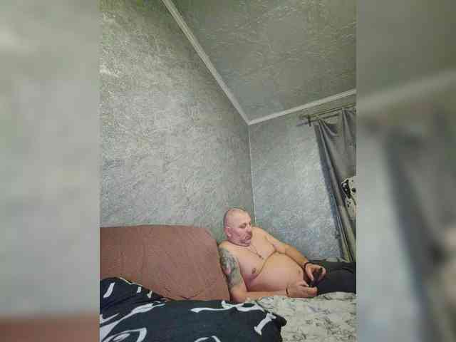 Cleopatra1990 webcam