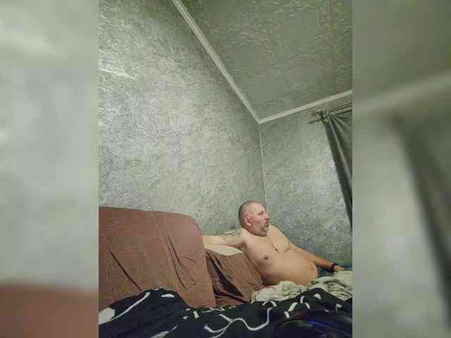 Cleopatra1990 webcam