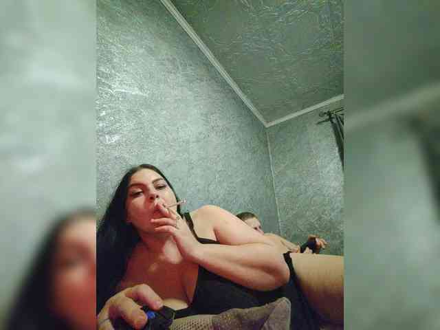 Cleopatra1990 webcam