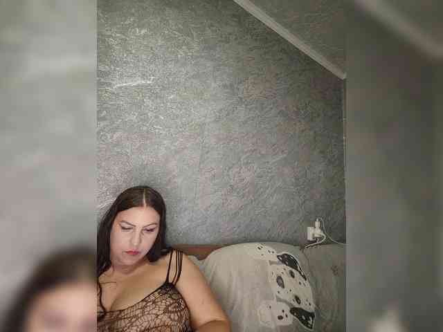 Cleopatra1990 webcam