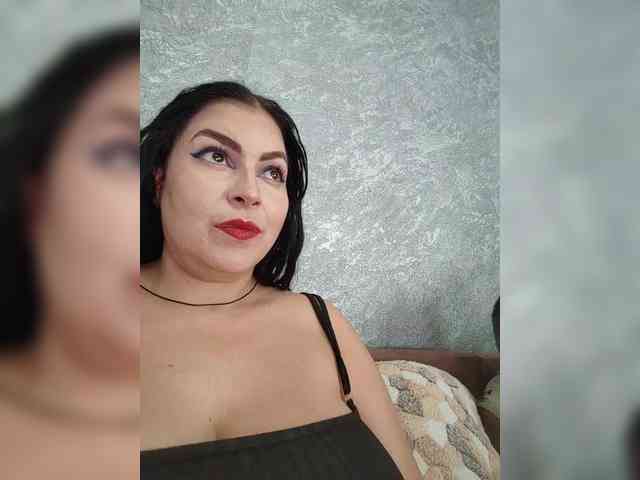 Cleopatra1990 webcam