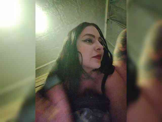 Cleopatra1990 webcam