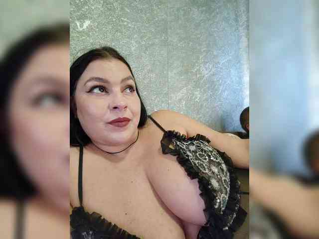 Cleopatra1990 webcam