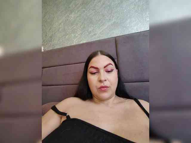 Cleopatra1990 webcam