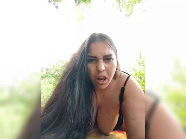 Cleopatra1990 webcam