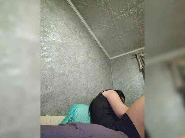 Cleopatra1990 webcam