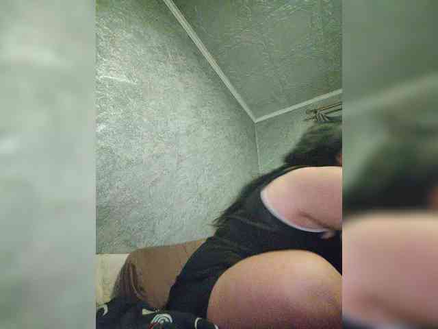 Cleopatra1990 webcam