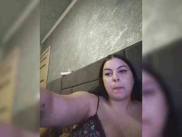 Cleopatra1990 webcam