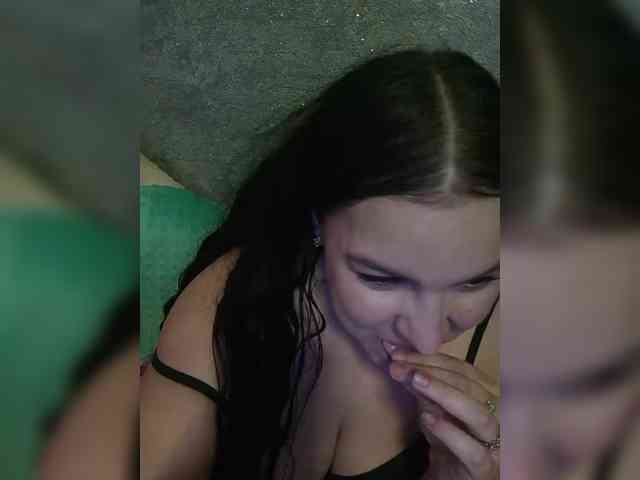 Cleopatra1990 webcam