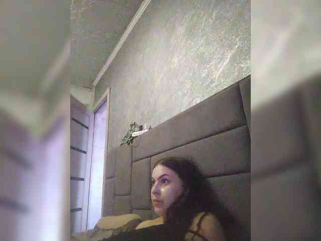 Cleopatra1990 webcam