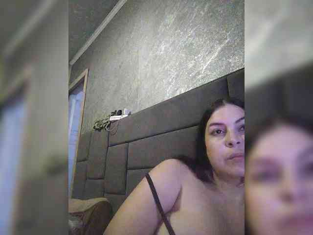 Cleopatra1990 webcam