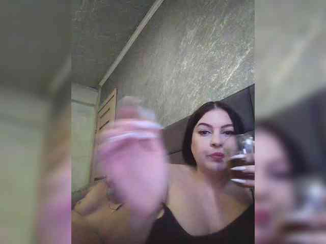 Cleopatra1990 webcam