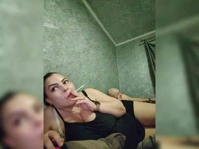 Cleopatra1990 webcam