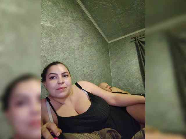 Cleopatra1990 webcam