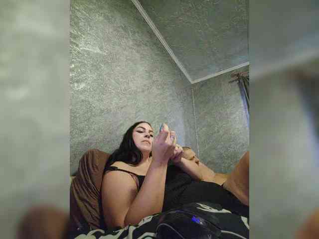 Cleopatra1990 webcam