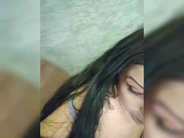 Cleopatra1990 webcam