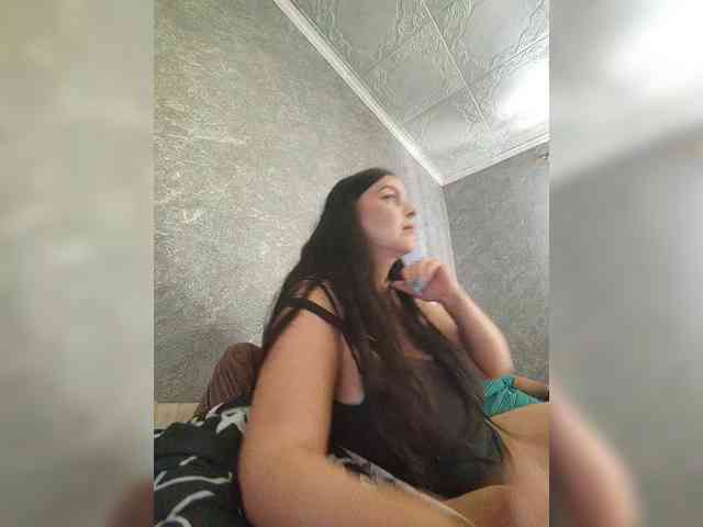 Cleopatra1990 webcam