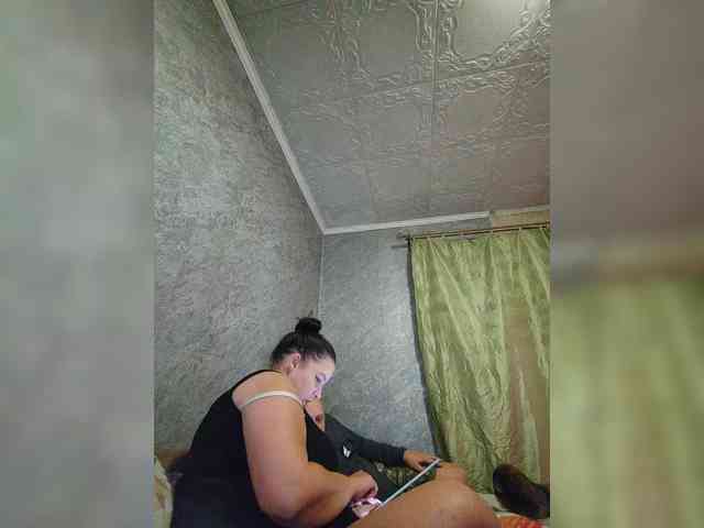 Cleopatra1990 webcam