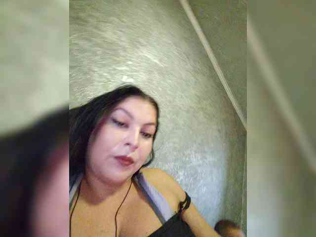 Cleopatra1990 webcam