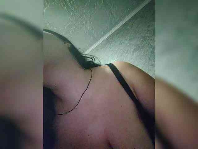 Cleopatra1990 webcam