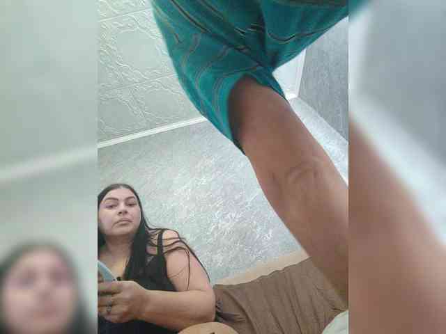 Cleopatra1990 webcam