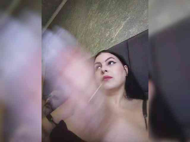 Cleopatra1990 webcam