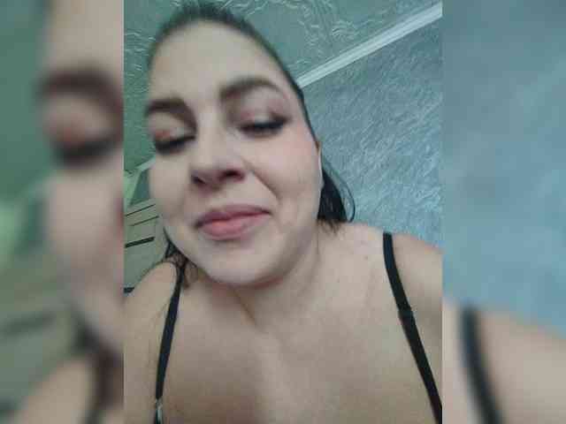 Cleopatra1990 webcam