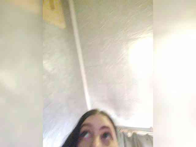 Cleopatra1990 webcam