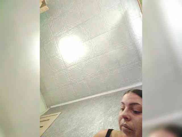 Cleopatra1990 webcam