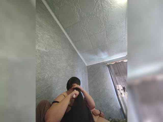 Cleopatra1990 webcam