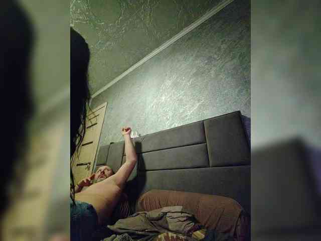 Cleopatra1990 webcam