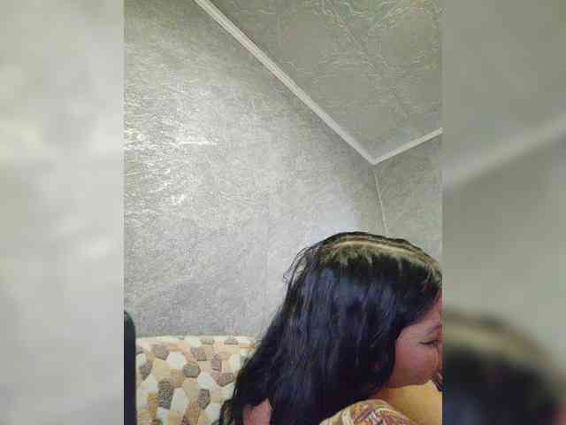 Cleopatra1990 webcam