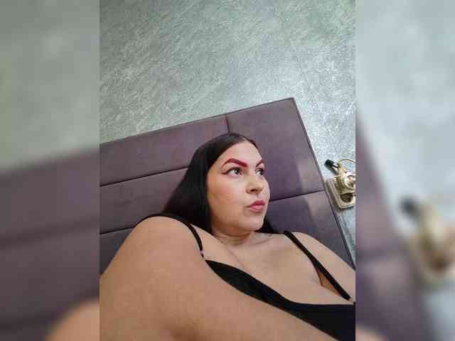 Cleopatra1990 webcam