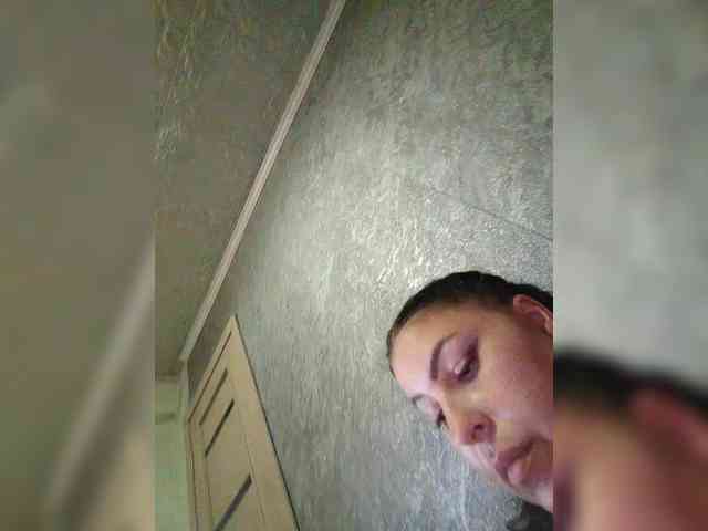 Cleopatra1990 webcam
