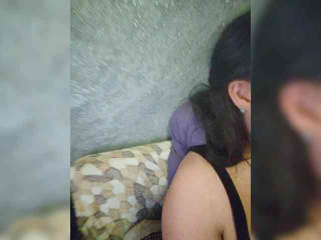 Cleopatra1990 webcam