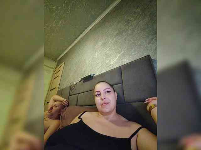 Cleopatra1990 webcam