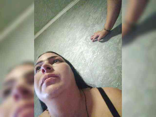 Cleopatra1990 webcam