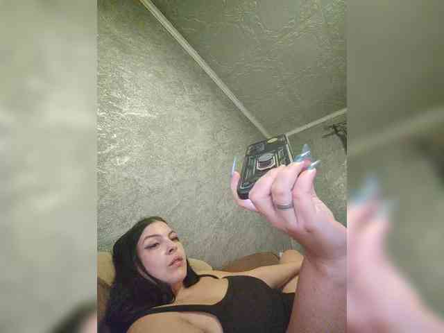 Cleopatra1990 webcam