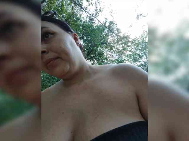 Cleopatra1990 webcam